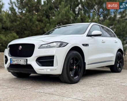 Білий Ягуар Ф-Пейс, об'ємом двигуна 2 л та пробігом 100 тис. км за 25700 $, фото 1 на Automoto.ua