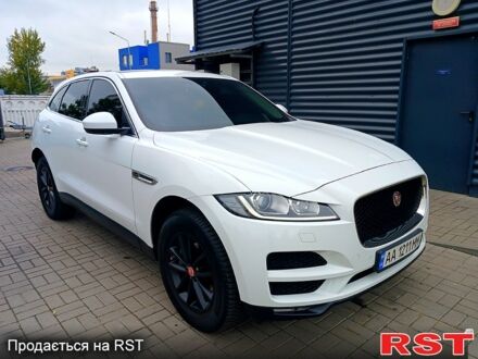 Білий Ягуар Ф-Пейс, об'ємом двигуна 2 л та пробігом 102 тис. км за 24900 $, фото 1 на Automoto.ua