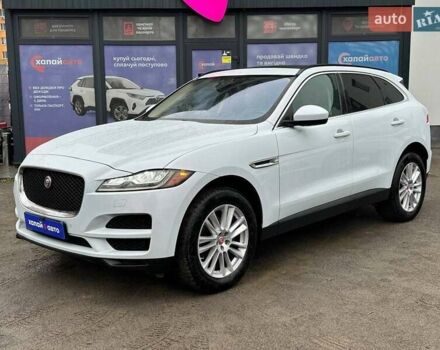 Белый Ягуар Ф-Пейс, объемом двигателя 2 л и пробегом 119 тыс. км за 26000 $, фото 1 на Automoto.ua