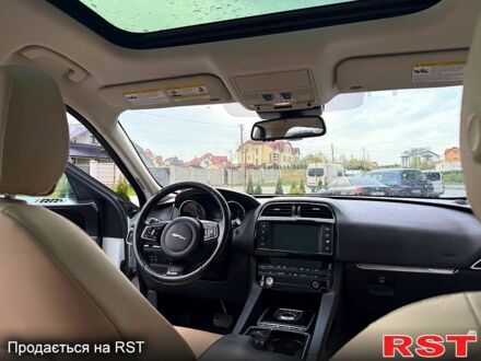 Ягуар Ф-Пейс 2017 в Трускавце на Automoto.ua Белый Ягуар Ф-Пейс, объемом двигателя 2 л и пробегом 119 тыс. км за 22000 $, фото 1 на Automoto.ua