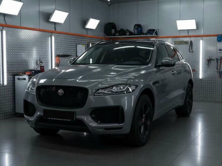 Белый Ягуар Ф-Пейс, объемом двигателя 3 л и пробегом 163 тыс. км за 22400 $, фото 1 на Automoto.ua