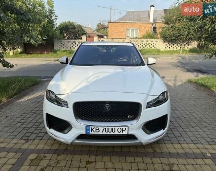 Білий Ягуар Ф-Пейс, об'ємом двигуна 3 л та пробігом 124 тис. км за 24500 $, фото 1 на Automoto.ua