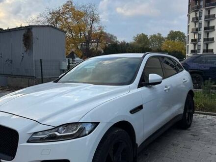 Белый Ягуар Ф-Пейс, объемом двигателя 2 л и пробегом 96 тыс. км за 38000 $, фото 1 на Automoto.ua