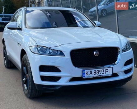 Белый Ягуар Ф-Пейс, объемом двигателя 2 л и пробегом 120 тыс. км за 21900 $, фото 1 на Automoto.ua