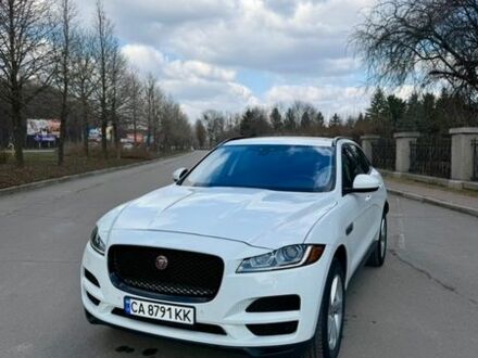 Белый Ягуар Ф-Пейс, объемом двигателя 2 л и пробегом 204 тыс. км за 18900 $, фото 1 на Automoto.ua