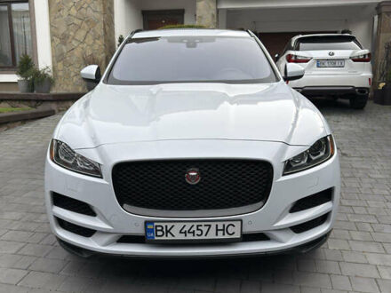 Белый Ягуар Ф-Пейс, объемом двигателя 2 л и пробегом 49 тыс. км за 24000 $, фото 1 на Automoto.ua