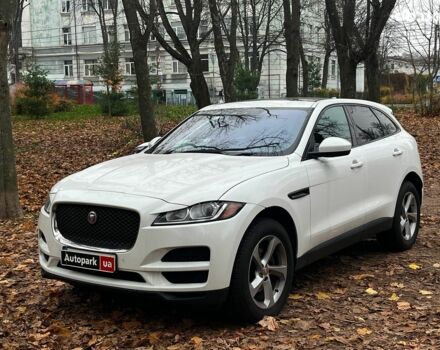 Белый Ягуар Ф-Пейс, объемом двигателя 2 л и пробегом 80 тыс. км за 25990 $, фото 1 на Automoto.ua