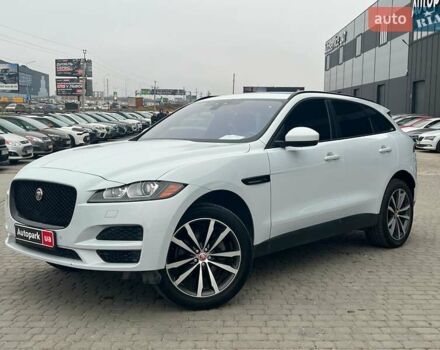 Белый Ягуар Ф-Пейс, объемом двигателя 2 л и пробегом 129 тыс. км за 25590 $, фото 1 на Automoto.ua