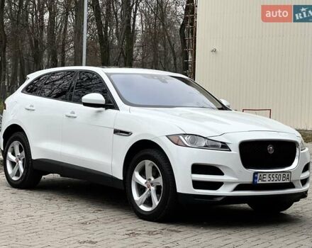Белый Ягуар Ф-Пейс, объемом двигателя 3 л и пробегом 140 тыс. км за 21500 $, фото 1 на Automoto.ua