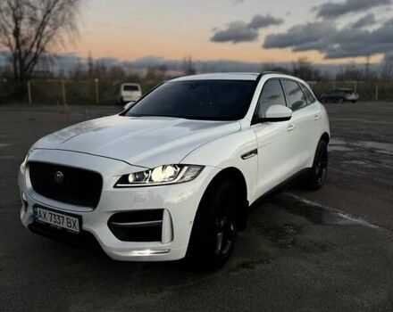 Белый Ягуар Ф-Пейс, объемом двигателя 2 л и пробегом 154 тыс. км за 26500 $, фото 1 на Automoto.ua