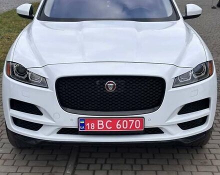 Белый Ягуар Ф-Пейс, объемом двигателя 2 л и пробегом 161 тыс. км за 21400 $, фото 1 на Automoto.ua