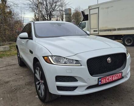 Белый Ягуар Ф-Пейс, объемом двигателя 2 л и пробегом 129 тыс. км за 21500 $, фото 1 на Automoto.ua