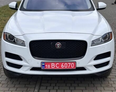 Белый Ягуар Ф-Пейс, объемом двигателя 2 л и пробегом 161 тыс. км за 19407 $, фото 1 на Automoto.ua