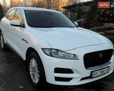Белый Ягуар Ф-Пейс, объемом двигателя 2 л и пробегом 89 тыс. км за 28500 $, фото 1 на Automoto.ua