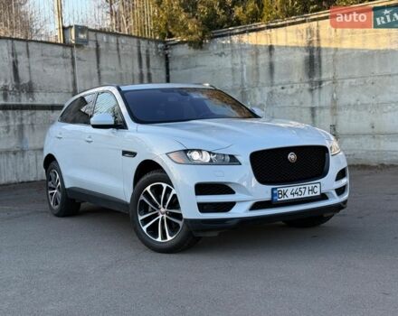 Белый Ягуар Ф-Пейс, объемом двигателя 2 л и пробегом 49 тыс. км за 25800 $, фото 1 на Automoto.ua