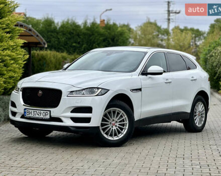 Білий Ягуар Ф-Пейс, об'ємом двигуна 2 л та пробігом 70 тис. км за 24700 $, фото 1 на Automoto.ua