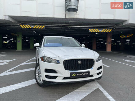 Ягуар Ф-Пейс 2019 в Киеве на Automoto.ua Белый Ягуар Ф-Пейс, объемом двигателя 2 л и пробегом 104 тыс. км за 29900 $, фото 1 на Automoto.ua