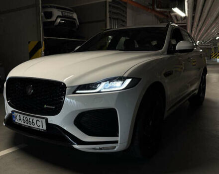 Белый Ягуар Ф-Пейс, объемом двигателя 2 л и пробегом 46 тыс. км за 42500 $, фото 1 на Automoto.ua