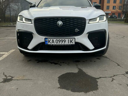 Белый Ягуар Ф-Пейс, объемом двигателя 5 л и пробегом 11 тыс. км за 95000 $, фото 1 на Automoto.ua