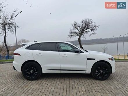 Білий Ягуар Ф-Пейс, об'ємом двигуна 3 л та пробігом 12 тис. км за 52000 $, фото 1 на Automoto.ua