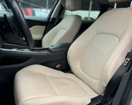 Бежевий Ягуар Ф-Пейс, об'ємом двигуна 2 л та пробігом 91 тис. км за 21900 $, фото 12 на Automoto.ua