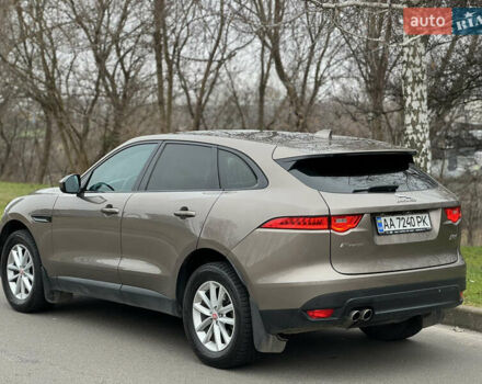 Бежевий Ягуар Ф-Пейс, об'ємом двигуна 2 л та пробігом 91 тис. км за 21900 $, фото 4 на Automoto.ua