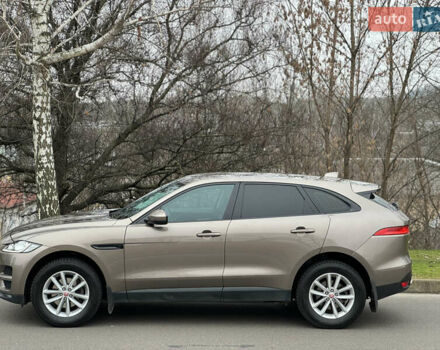 Бежевий Ягуар Ф-Пейс, об'ємом двигуна 2 л та пробігом 91 тис. км за 21900 $, фото 5 на Automoto.ua