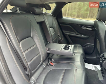 Черный Ягуар Ф-Пейс, объемом двигателя 2 л и пробегом 220 тыс. км за 22200 $, фото 48 на Automoto.ua