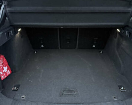 Черный Ягуар Ф-Пейс, объемом двигателя 2 л и пробегом 237 тыс. км за 17950 $, фото 32 на Automoto.ua