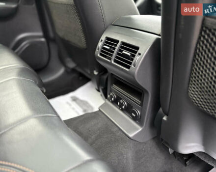 Черный Ягуар Ф-Пейс, объемом двигателя 2 л и пробегом 220 тыс. км за 22200 $, фото 49 на Automoto.ua