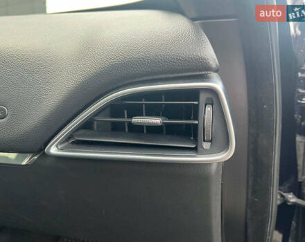 Чорний Ягуар Ф-Пейс, об'ємом двигуна 2 л та пробігом 153 тис. км за 24290 $, фото 31 на Automoto.ua