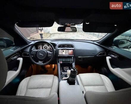 Чорний Ягуар Ф-Пейс, об'ємом двигуна 2 л та пробігом 150 тис. км за 24000 $, фото 11 на Automoto.ua