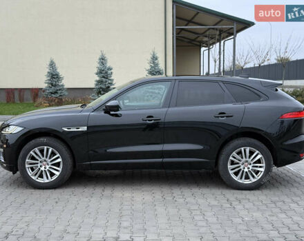 Черный Ягуар Ф-Пейс, объемом двигателя 2 л и пробегом 237 тыс. км за 17950 $, фото 2 на Automoto.ua