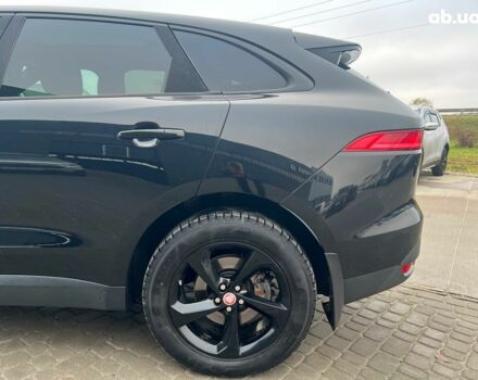Черный Ягуар Ф-Пейс, объемом двигателя 2 л и пробегом 153 тыс. км за 24290 $, фото 5 на Automoto.ua