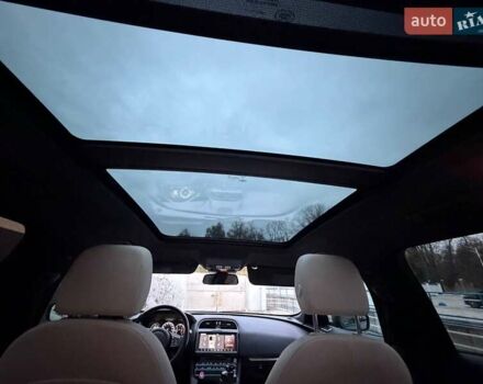 Чорний Ягуар Ф-Пейс, об'ємом двигуна 2 л та пробігом 150 тис. км за 24000 $, фото 9 на Automoto.ua