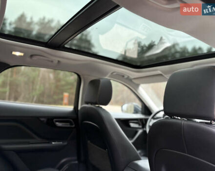 Черный Ягуар Ф-Пейс, объемом двигателя 2 л и пробегом 220 тыс. км за 22200 $, фото 47 на Automoto.ua