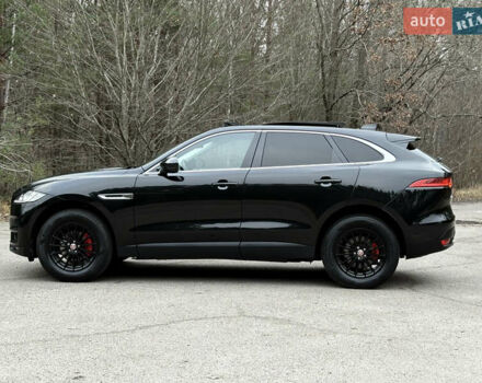 Черный Ягуар Ф-Пейс, объемом двигателя 2 л и пробегом 220 тыс. км за 22200 $, фото 3 на Automoto.ua