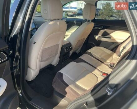 Чорний Ягуар Ф-Пейс, об'ємом двигуна 2 л та пробігом 100 тис. км за 25500 $, фото 5 на Automoto.ua