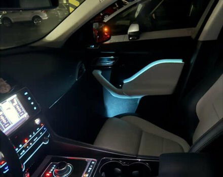 Черный Ягуар Ф-Пейс, объемом двигателя 2 л и пробегом 237 тыс. км за 17950 $, фото 42 на Automoto.ua