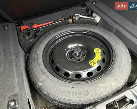 Черный Ягуар Ф-Пейс, объемом двигателя 2 л и пробегом 220 тыс. км за 22200 $, фото 51 на Automoto.ua