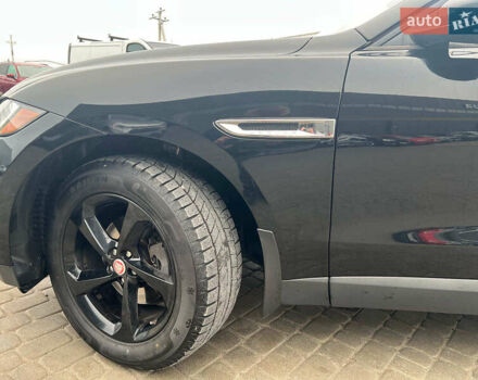 Чорний Ягуар Ф-Пейс, об'ємом двигуна 2 л та пробігом 153 тис. км за 24290 $, фото 2 на Automoto.ua