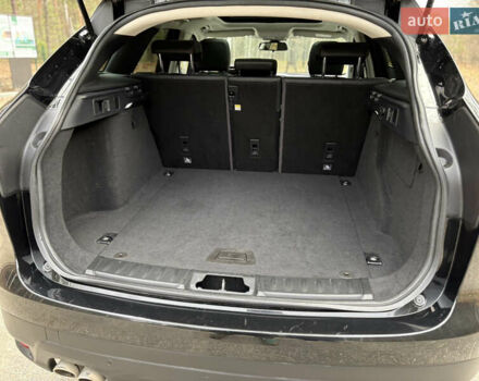 Черный Ягуар Ф-Пейс, объемом двигателя 2 л и пробегом 220 тыс. км за 22200 $, фото 50 на Automoto.ua