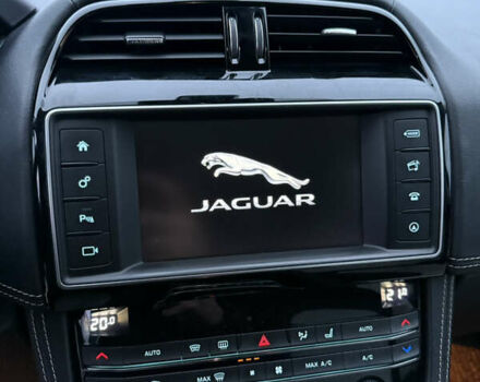 Черный Ягуар Ф-Пейс, объемом двигателя 2 л и пробегом 237 тыс. км за 17950 $, фото 20 на Automoto.ua