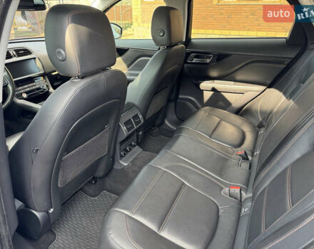 Черный Ягуар Ф-Пейс, объемом двигателя 2 л и пробегом 173 тыс. км за 22000 $, фото 21 на Automoto.ua