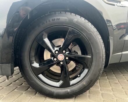 Черный Ягуар Ф-Пейс, объемом двигателя 2 л и пробегом 153 тыс. км за 24290 $, фото 3 на Automoto.ua