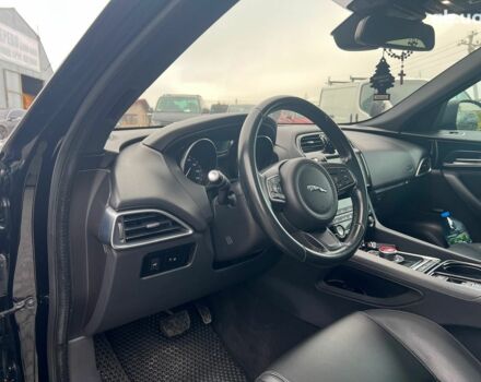 Черный Ягуар Ф-Пейс, объемом двигателя 2 л и пробегом 153 тыс. км за 24290 $, фото 16 на Automoto.ua