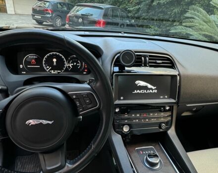 Ягуар Ф-Пейс 2016 у Одесі на Automoto.ua Чорний Ягуар Ф-Пейс, об'ємом двигуна 2 л та пробігом 108 тис. км за 25600 $, фото 8 на Automoto.ua