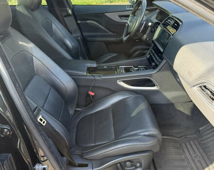 Черный Ягуар Ф-Пейс, объемом двигателя 2.99 л и пробегом 200 тыс. км за 27500 $, фото 20 на Automoto.ua