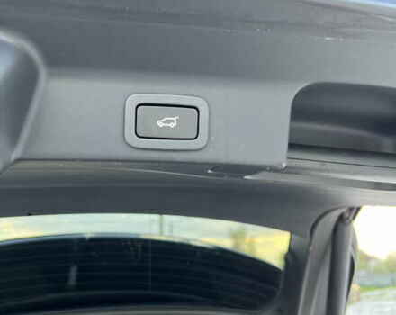 Черный Ягуар Ф-Пейс, объемом двигателя 2 л и пробегом 168 тыс. км за 22500 $, фото 12 на Automoto.ua