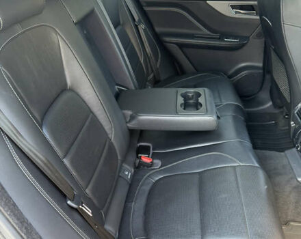 Черный Ягуар Ф-Пейс, объемом двигателя 2.99 л и пробегом 200 тыс. км за 27500 $, фото 16 на Automoto.ua